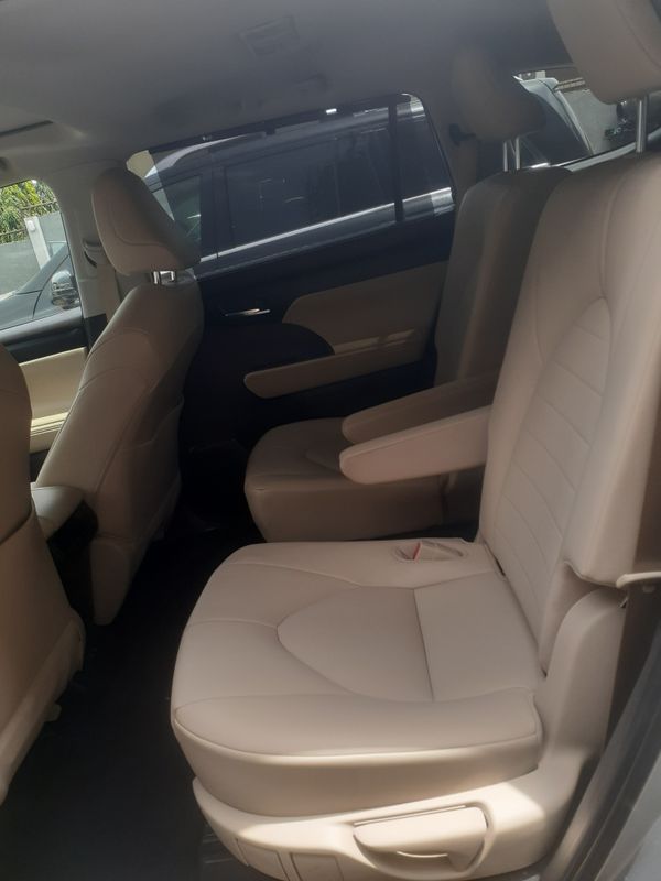 Thumbnail 10 of 2020 Toyota Highlander